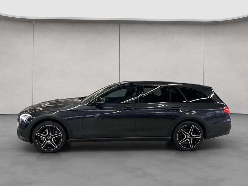Gebraucht Mercedes E220 194 PS (142 kW) 2022 Graphitgrau metallic Kombi