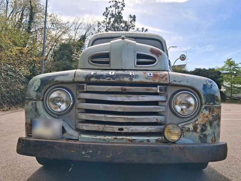 Second-hand Ford V8 100 CP (73 kW) 1950 Gri