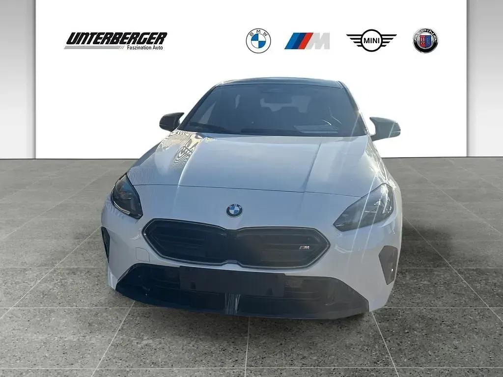 Gebraucht BMW M135 Performance 300 PS (220 kW) 2025 Alpinweiß uni Kleinwagen
