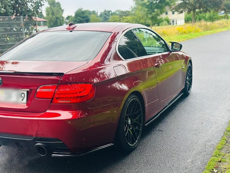 Rot Gebraucht 2010 BMW 335 M Sport Coupé | 13.000 € (Superpreis) - Bild 1/4