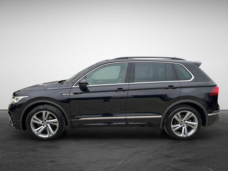Gebraucht VW Tiguan R-line 150 PS (110 kW) 2022 Schwarz (deep black perleffekt) SUV