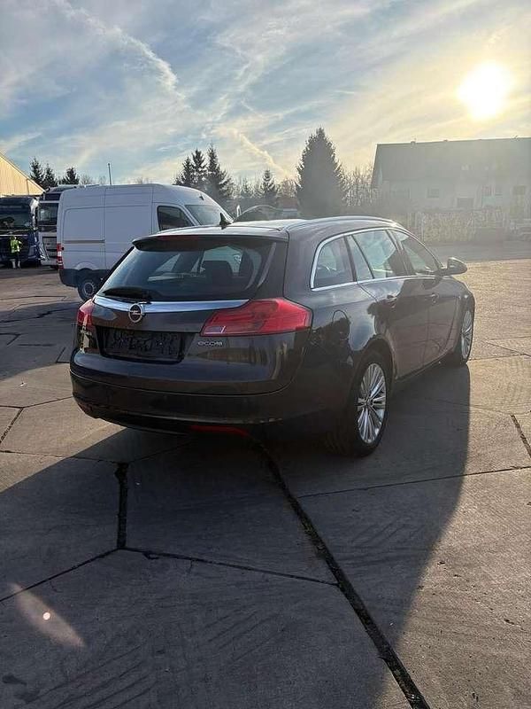 Gebraucht Opel Insignia Innovation 160 PS (117 kW) 2012 Grau Kombi
