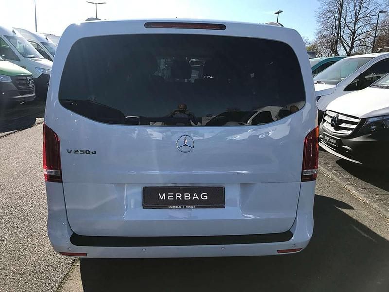 Gebraucht Mercedes E250 Edition 190 PS (139 kW) 2019 Bergkristallweiß metallic Kombi