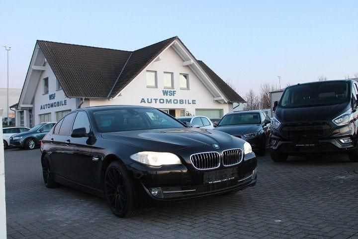 Gebraucht BMW 530 Performance 245 PS (180 kW) 2011 Black sapphire metallic Limousine