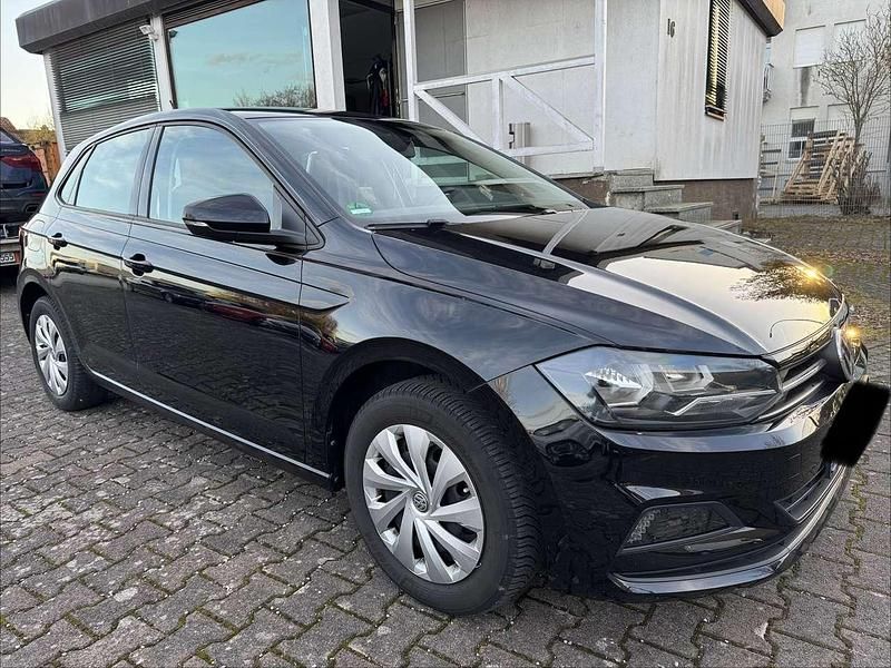 Gebraucht VW Polo Comfortline 95 PS (69 kW) 2017 Deep black perleffekt Kleinwagen