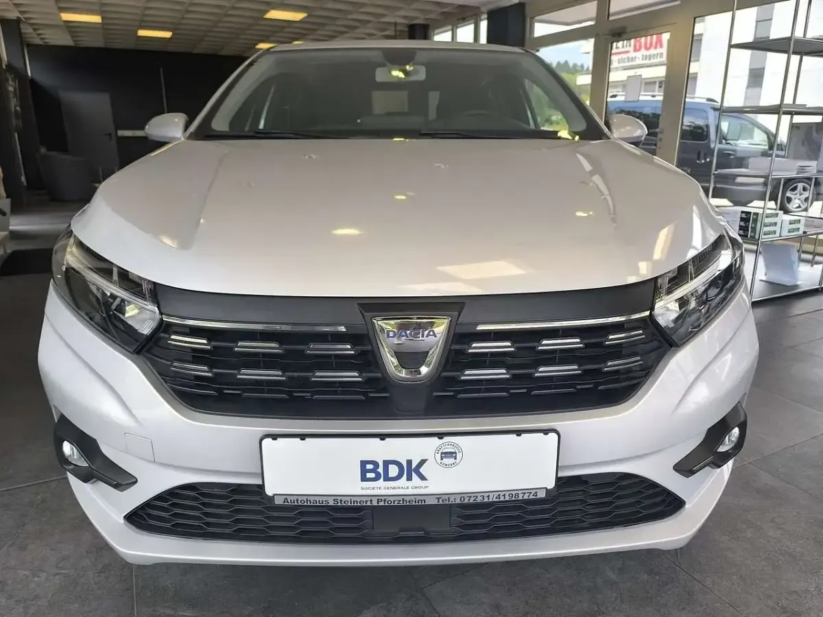 Gebraucht Dacia Sandero Comfort 67 PS (49 kW) 2021 Mondsteingrau Kleinwagen