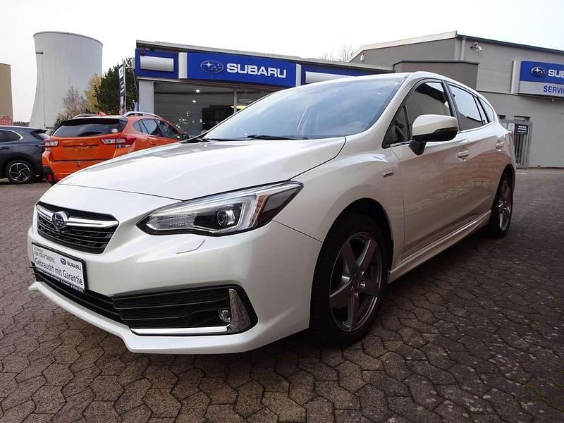 Crystal white pearl Gebraucht 2023 Subaru Impreza Platinum Kleinwagen | 25.950 € (Fairer Preis) - Bild 1/4