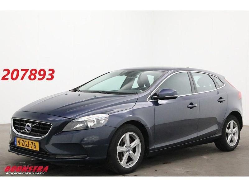 Blau Gebraucht 2014 Volvo V40 Business Edition Kombi | 5.150 € (Guter Preis) - Bild 1/4