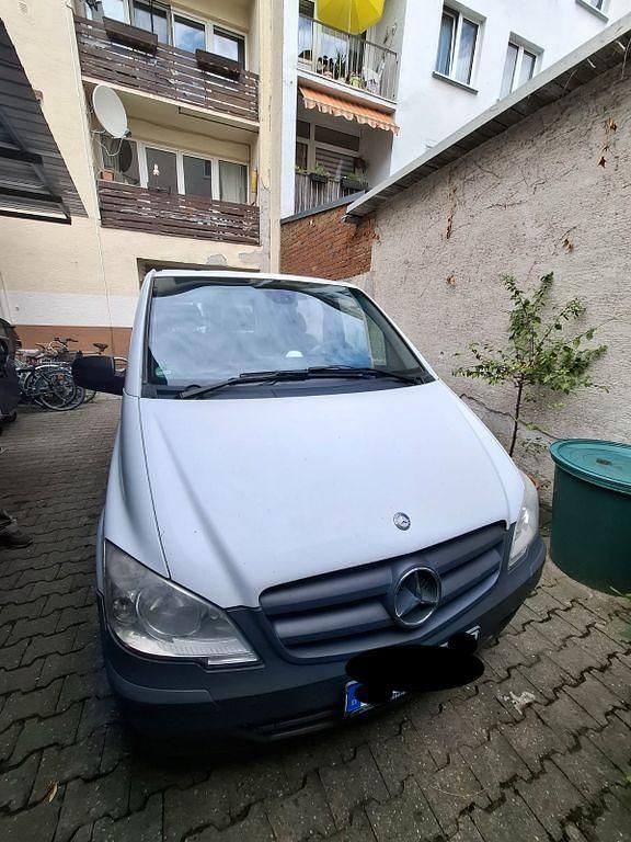 Weiß Gebraucht 2013 Mercedes Vito Van / Kleinbus | 7.500 € (Teuer) - Bild 1/4