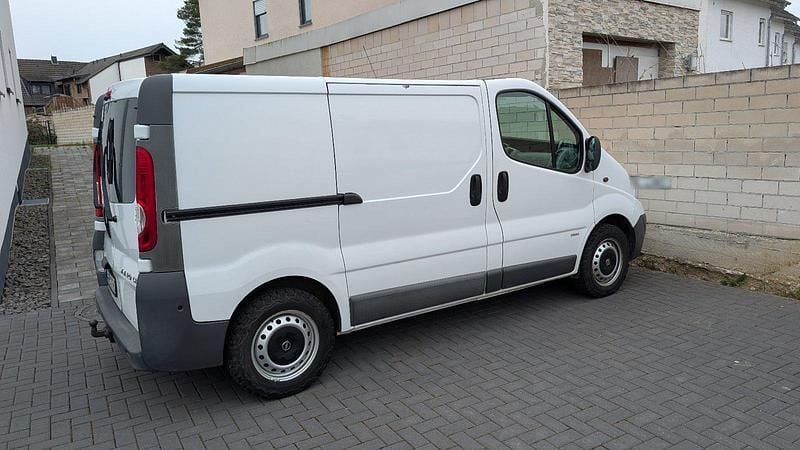 Gebraucht Opel Vivaro 114 PS (83 kW) 2007 Weiß Van / Kleinbus