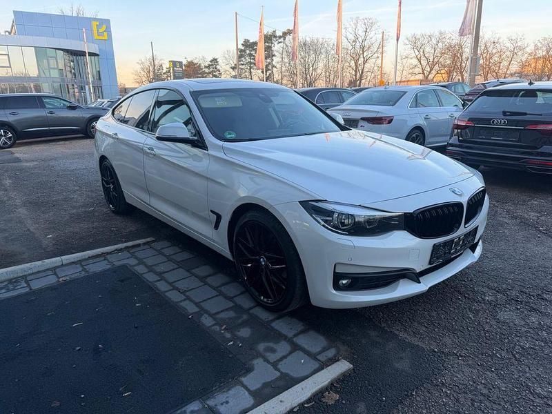 Weiß Gebraucht 2018 BMW 320 Gran Turismo Limousine | 17.999 € (Fairer Preis) - Bild 1/4