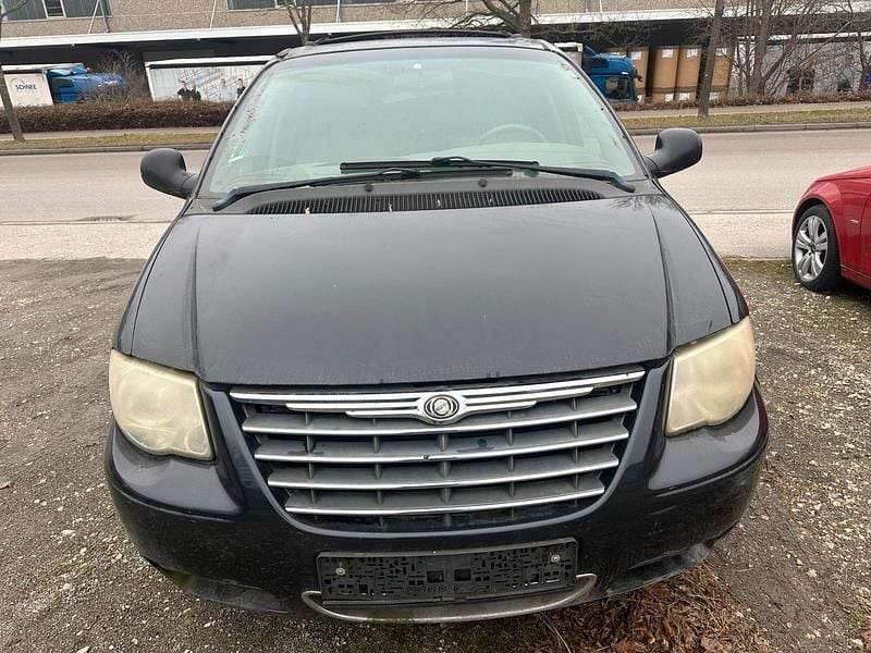 Schwarz Gebraucht 2002 Chrysler Voyager Van / Kleinbus | 1.199 € (Guter Preis) - Bild 1/4