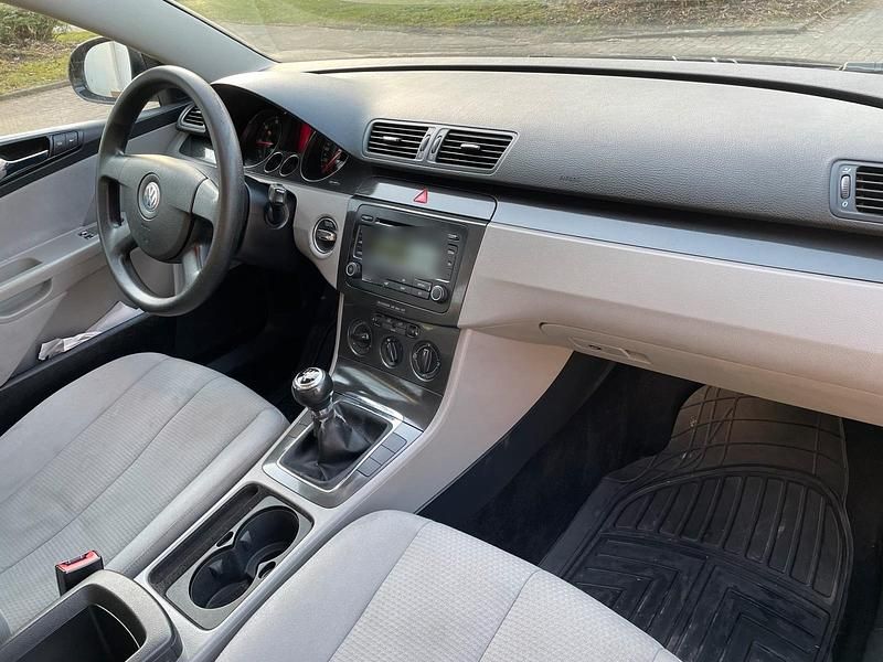 Gebraucht VW Passat 105 PS (77 kW) 2006 Limousine