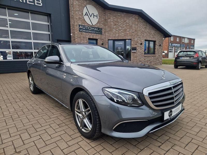 Gebraucht Mercedes E200 Exclusive 150 PS (110 kW) 2017 Grau Limousine