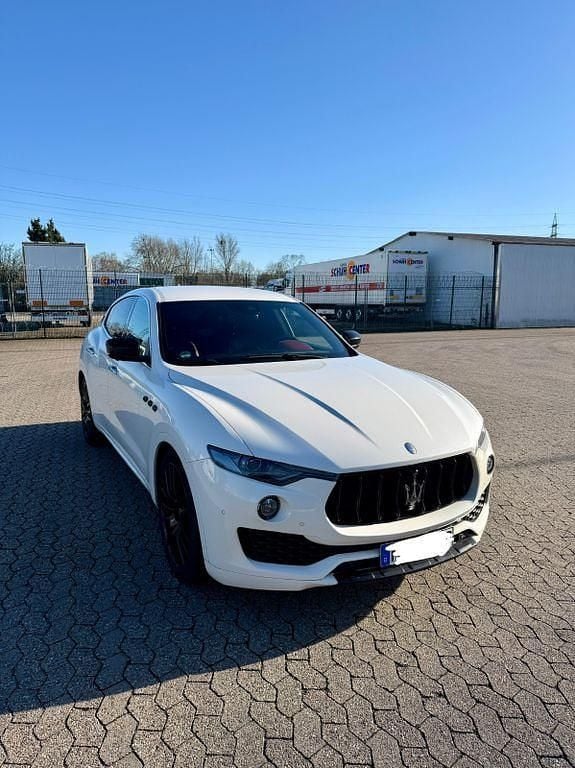 Gebraucht Maserati Levante 275 PS (202 kW) 2016 Weiß SUV