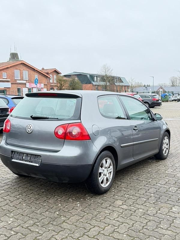 Gebraucht VW Golf V 125 PS (91 kW) 2005 Silber Kleinwagen
