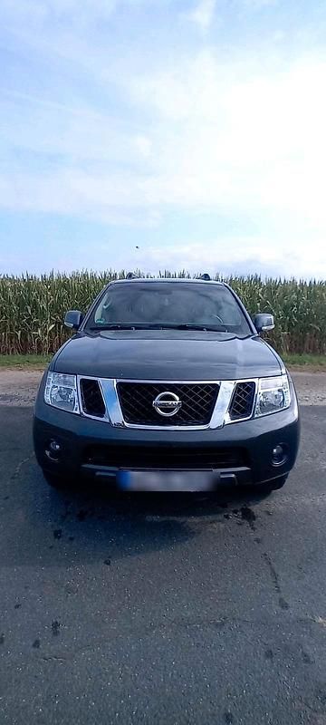 Grau Gebraucht 2012 Nissan Pathfinder SUV | 13.500 € - Bild 1/4