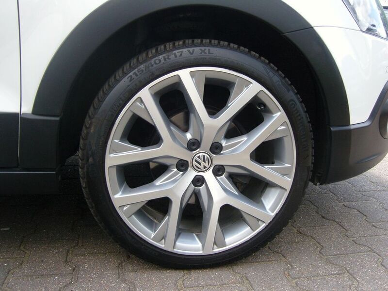 Gebraucht VW Polo Cross 90 PS (66 kW) 2014 Weiß Kleinwagen