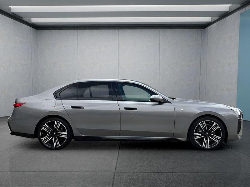 Second-hand BMW 740 2025 Gri Berlinǎ