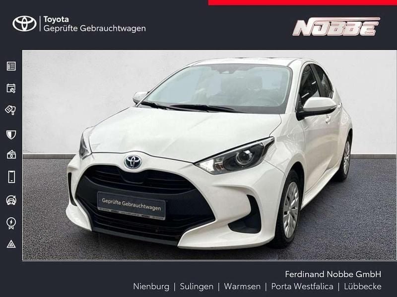 Weiß Gebraucht 2022 Toyota Yaris Hybrid Comfort Kleinwagen | 16.490 € (Guter Preis) - Bild 1/4