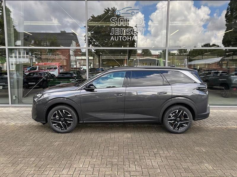 Neu Peugeot 5008 GTi 145 PS (106 kW) 2025 Grau SUV