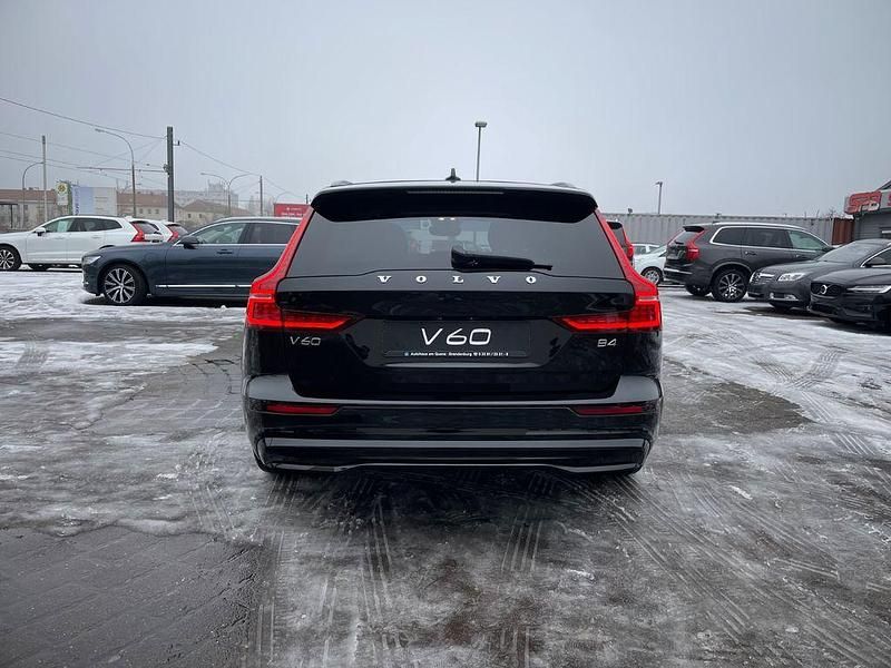 Gebraucht Volvo V60 Plus 197 PS (144 kW) 2025 Schwarz Kombi