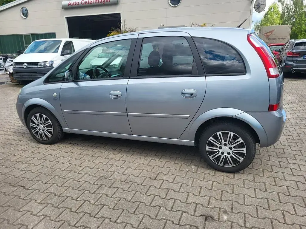 Gebraucht Opel Meriva 101 PS (74 kW) 2005 Lichtsilber m2 Van / Kleinbus