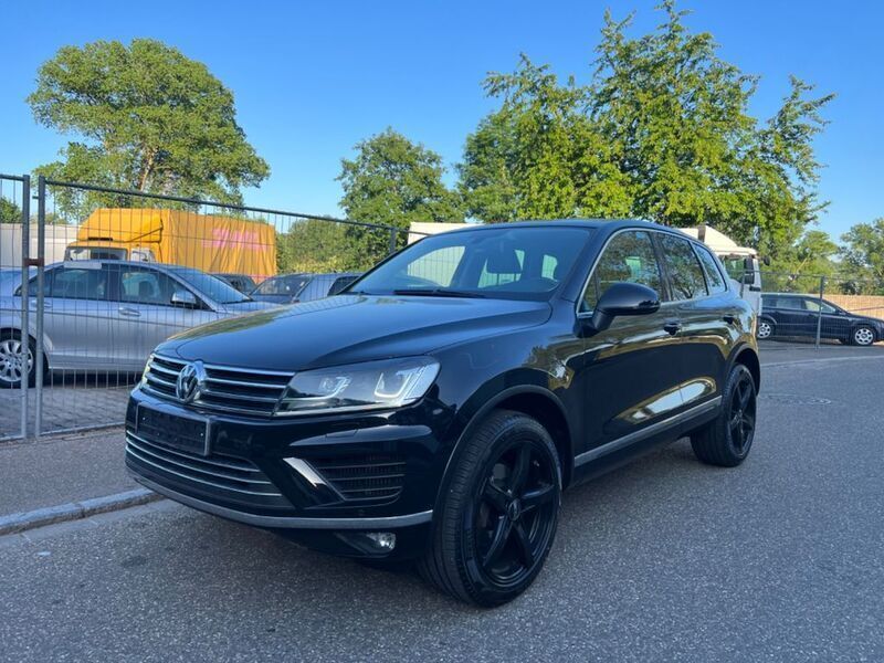 Schwarz Gebraucht 2015 VW Touareg SUV | 22.690 € (Teuer) - Bild 1/4