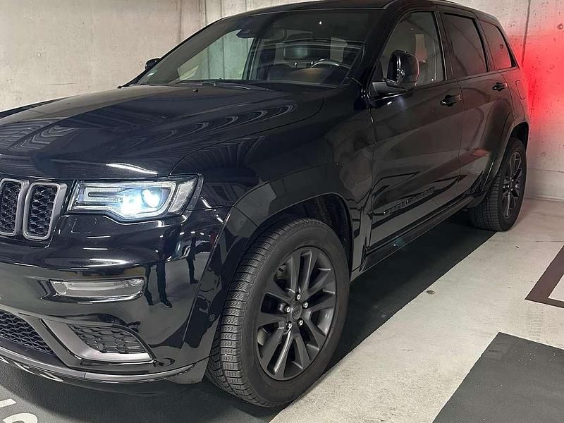 Gebraucht Jeep Grand Cherokee 250 PS (183 kW) 2020 Schwarz SUV