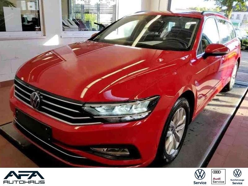 Rot Gebraucht 2023 VW Passat Business Kombi | 22.990 € (Guter Preis) - Bild 1/4