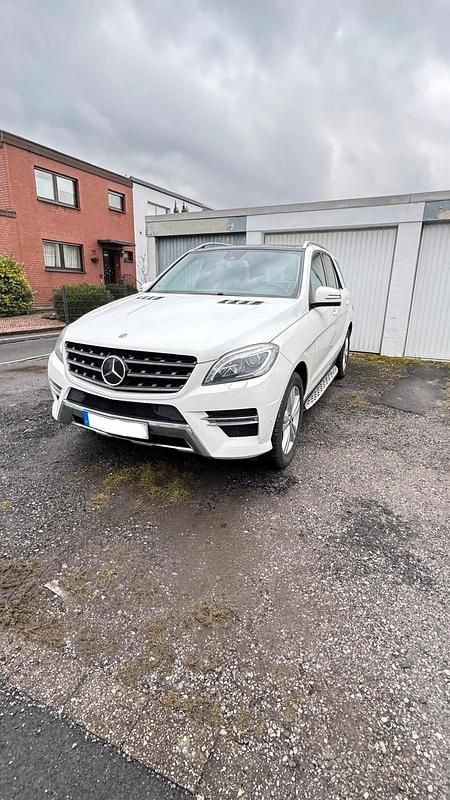 Gebraucht Mercedes ML350 258 PS (189 kW) 2015 Weiß SUV