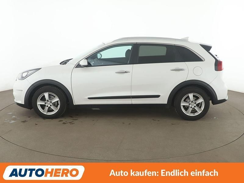 Gebraucht Kia Niro Spirit 141 PS (103 kW) 2016 Weiß SUV