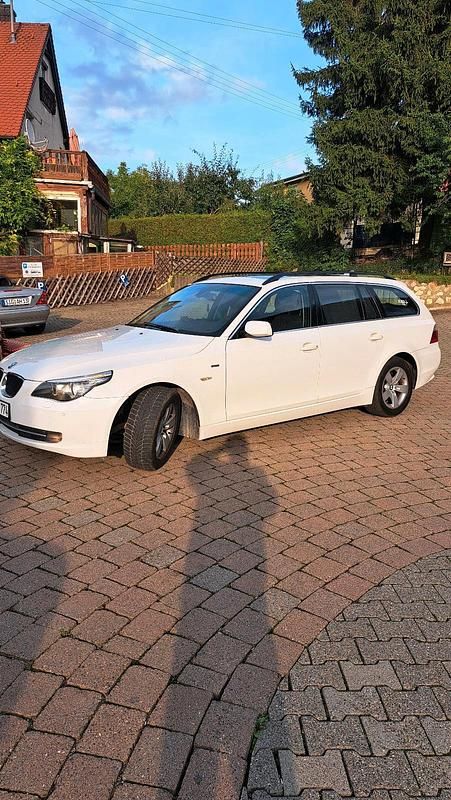 Weiß Gebraucht 2008 BMW 520 Kombi | 3.500 € (Guter Preis) - Bild 1/4