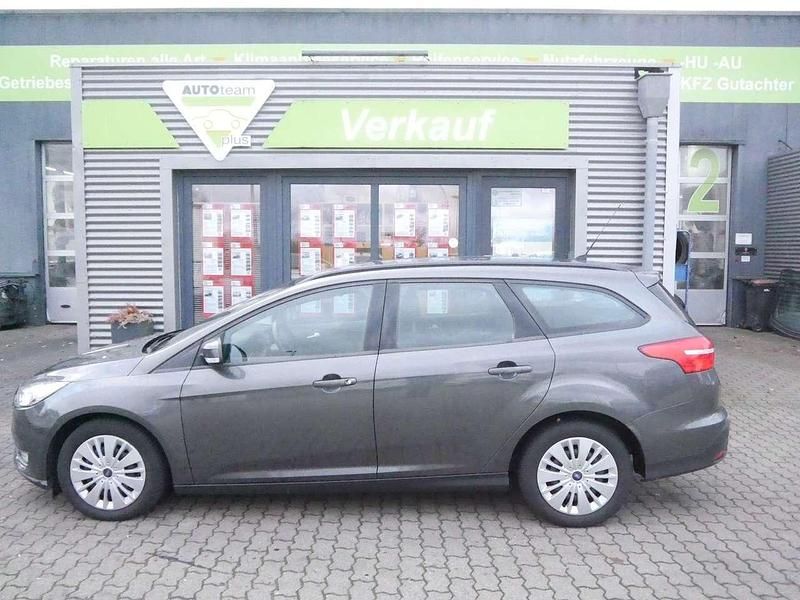Magneticgrau (metallic) Gebraucht 2016 Ford Focus Trend Kombi | 7.990 € (Guter Preis) - Bild 1/4
