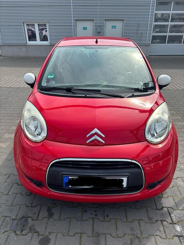 Rot Gebraucht 2010 Citroën C1 Kleinwagen | 1.800 € - Bild 1/4