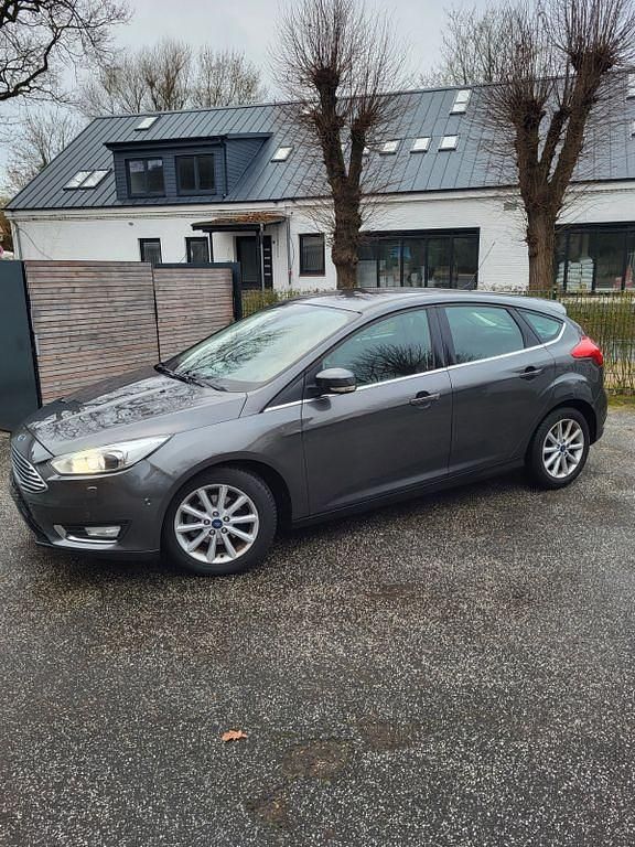 Gebraucht Ford Focus Titanium 101 PS (74 kW) 2015 Grau Limousine