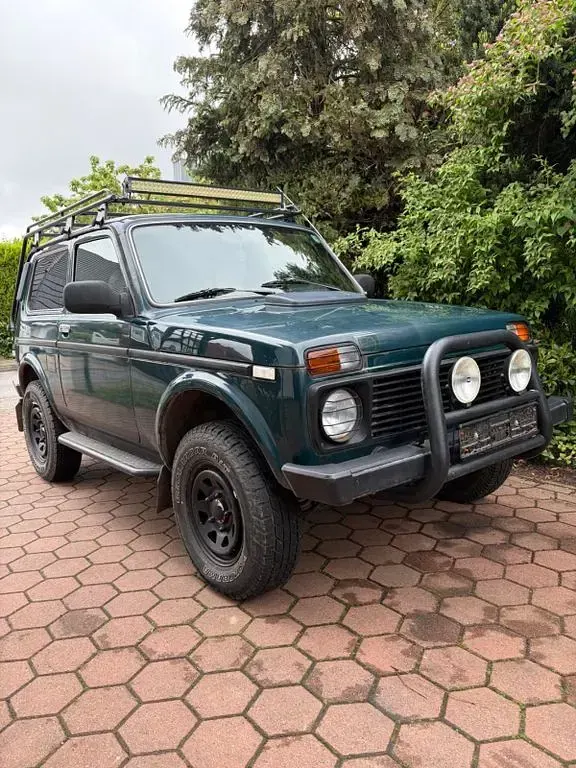 Usata Lada niva 83 CV (61 kW) 2011 Verde SUV