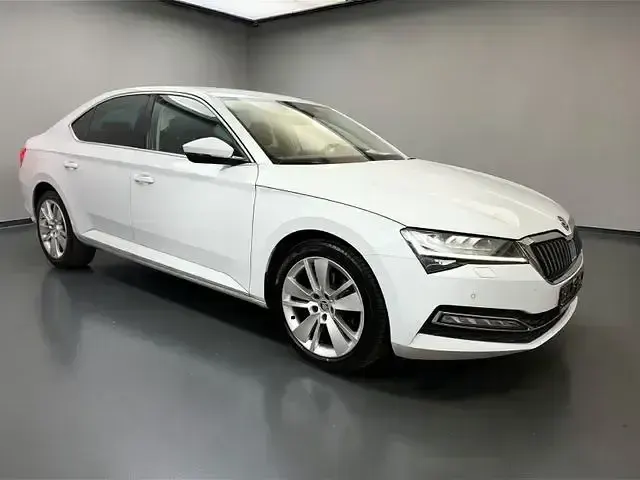 Gebraucht Skoda Superb Style 200 PS (147 kW) 2020 Weiß Limousine