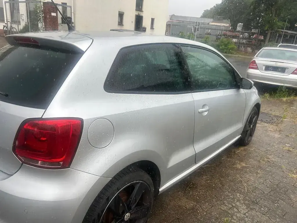 Gebraucht VW Polo Comfortline 90 PS (66 kW) 2010 Silber Kleinwagen