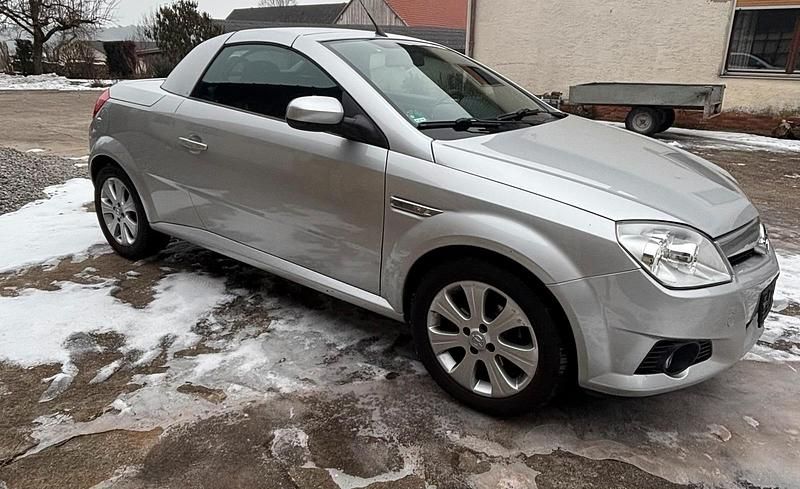 Gebraucht Opel Tigra 90 PS (66 kW) 2008 Silber Cabrio