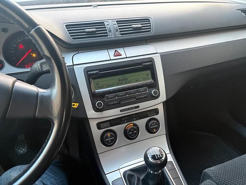 Gebraucht VW Passat 136 PS (100 kW) 2008 Grau Limousine