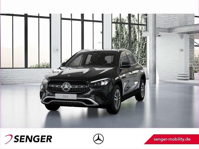 Gebraucht Mercedes GLA200 163 PS (119 kW) 2025 Unilack nachtschwarz SUV