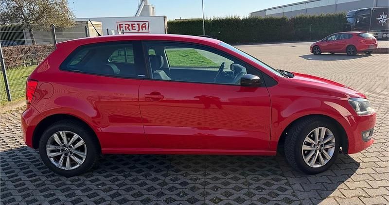 Gebraucht VW Polo Style 90 PS (66 kW) 2011 Rot Kleinwagen