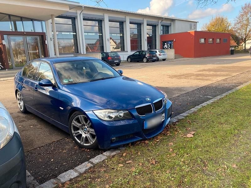 Blau Gebraucht 2006 BMW 320 M Sport Limousine | 2.250 € (Superpreis) - Bild 1/3