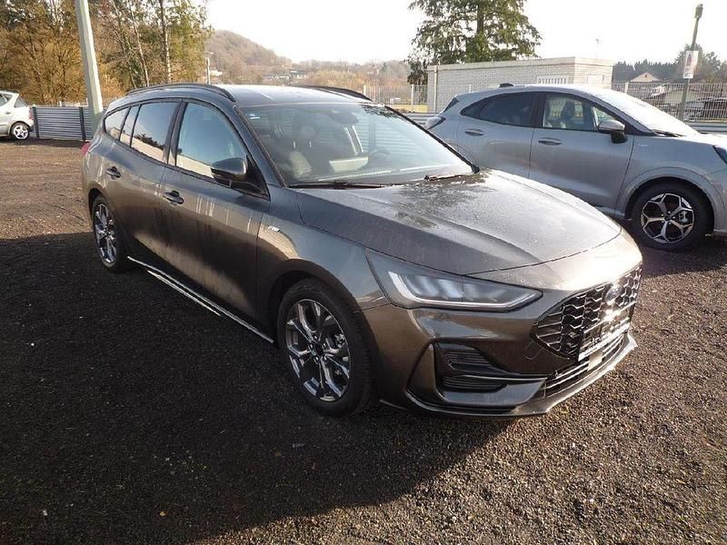 Gebraucht Ford Focus ST-Line X 155 PS (114 kW) 2025 Grau Limousine