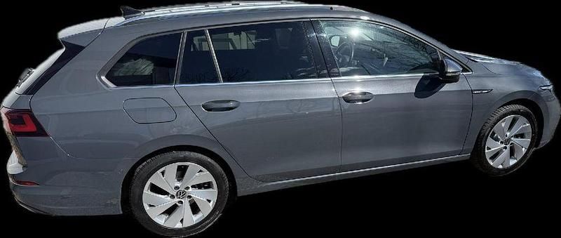 Gebraucht VW Golf VIII Style 150 PS (110 kW) 2023 Delfingrau metallic Kombi