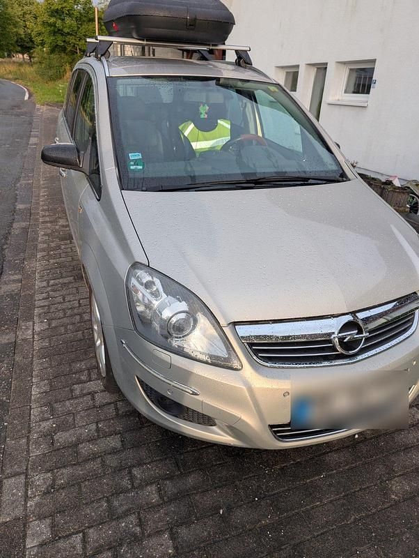 Gebraucht Opel Zafira 150 PS (110 kW) 2008 Silber Van / Kleinbus