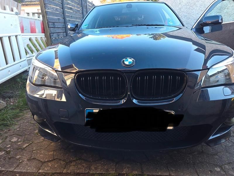 Blau Gebraucht 2004 BMW 520 M Sport Limousine | 6.000 € (Fairer Preis) - Bild 1/4