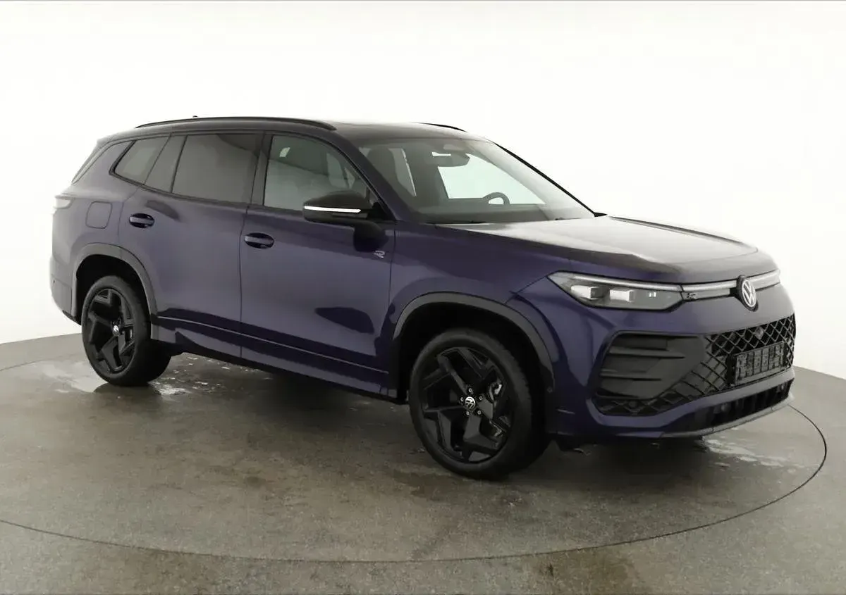 Gebraucht VW Tayron R-line 204 PS (150 kW) 2025 Cipressino grün metallic SUV