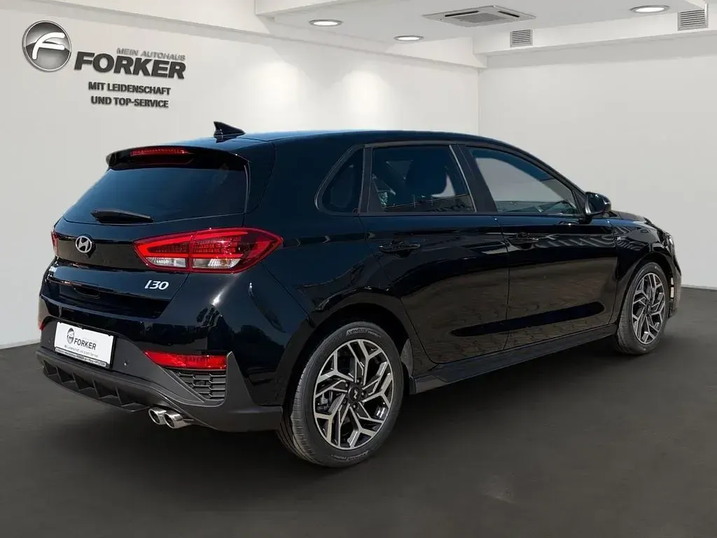 Neu Hyundai i30 N Line 140 PS (102 kW) 2026 Schwarz Limousine